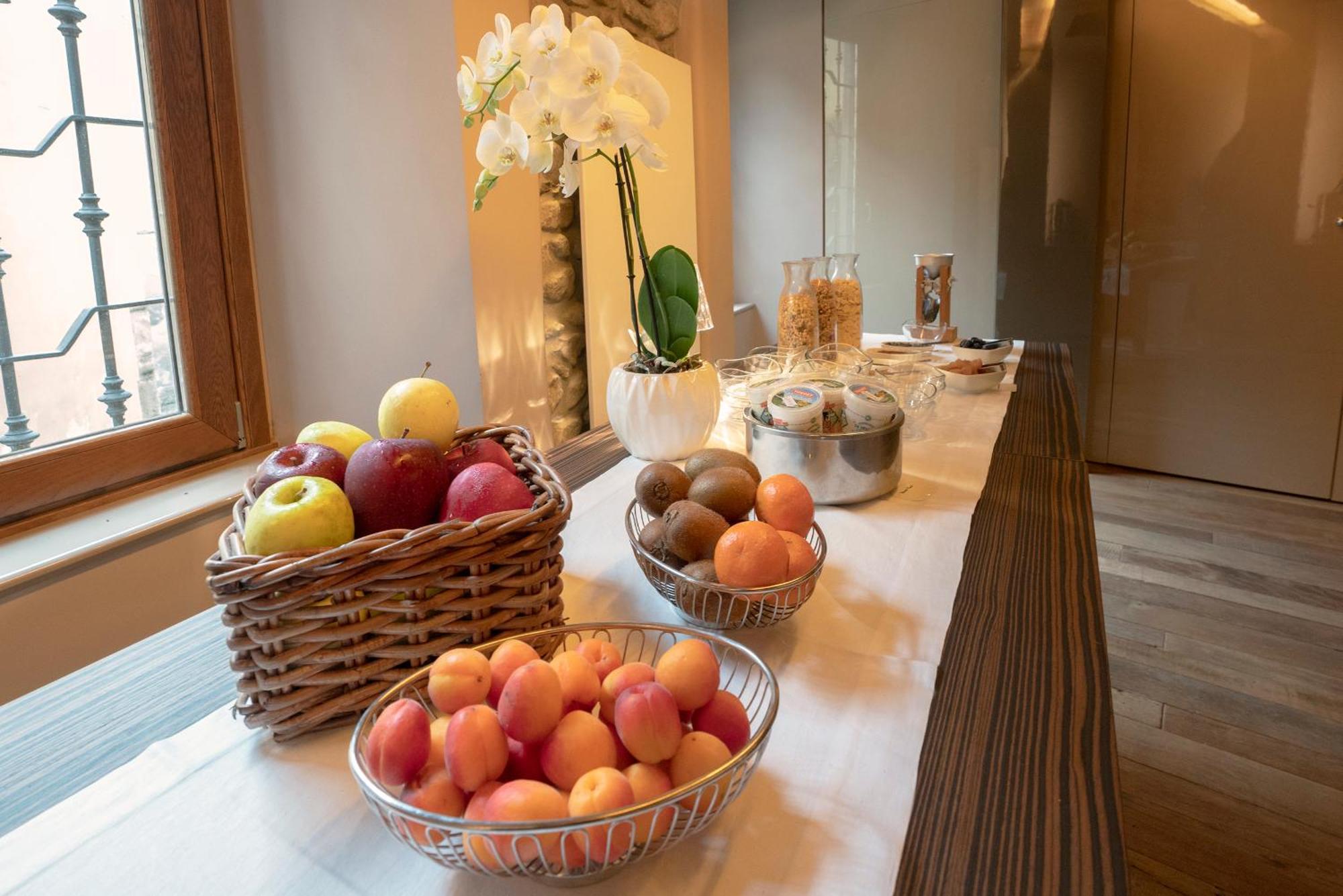 Il Borgo - 1711 Luxury Guest House Arlate Dış mekan fotoğraf
